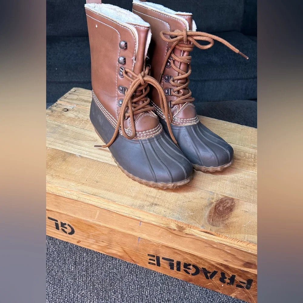UnionBay Vintage‎ Duck Boots size 6